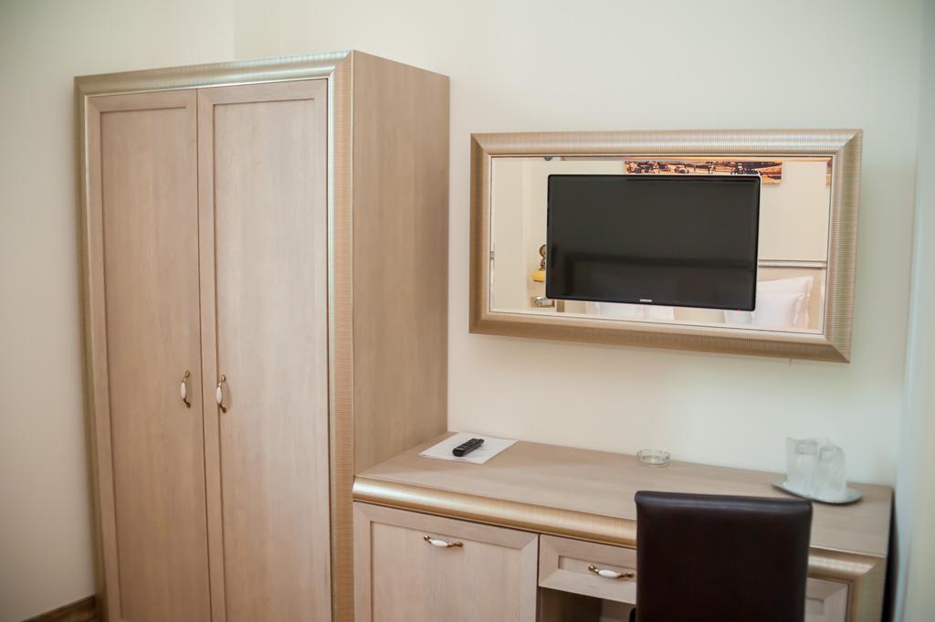 Euro Hotel Grivita Bucharest Room photo